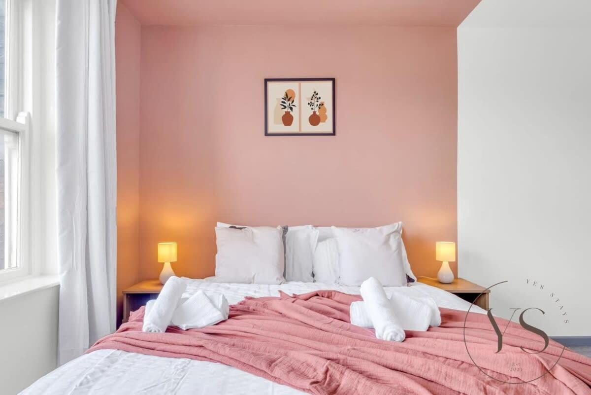 Sienna Longton Studio 2C - Wi-Fi, Alton Towers, Netflix Stoke-on-Trent المظهر الخارجي الصورة