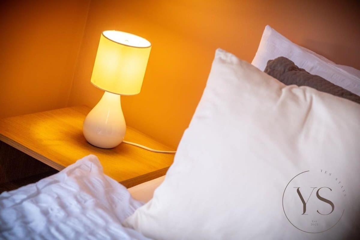 Sienna Longton Studio 2C - Wi-Fi, Alton Towers, Netflix Stoke-on-Trent المظهر الخارجي الصورة
